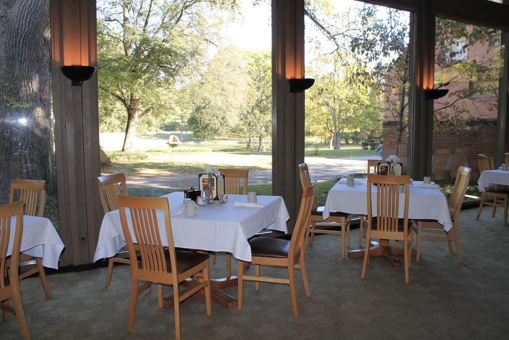 New Harmony Inn Resort And Conference Center Exterior photo