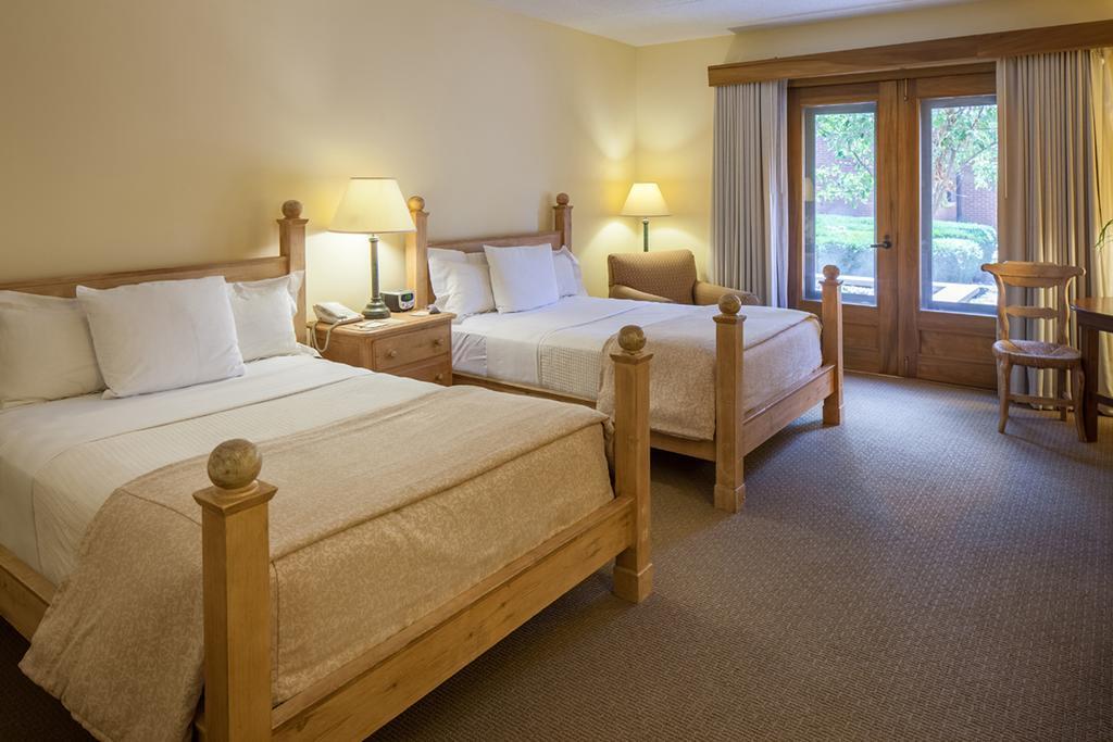 New Harmony Inn Resort And Conference Center Exterior photo