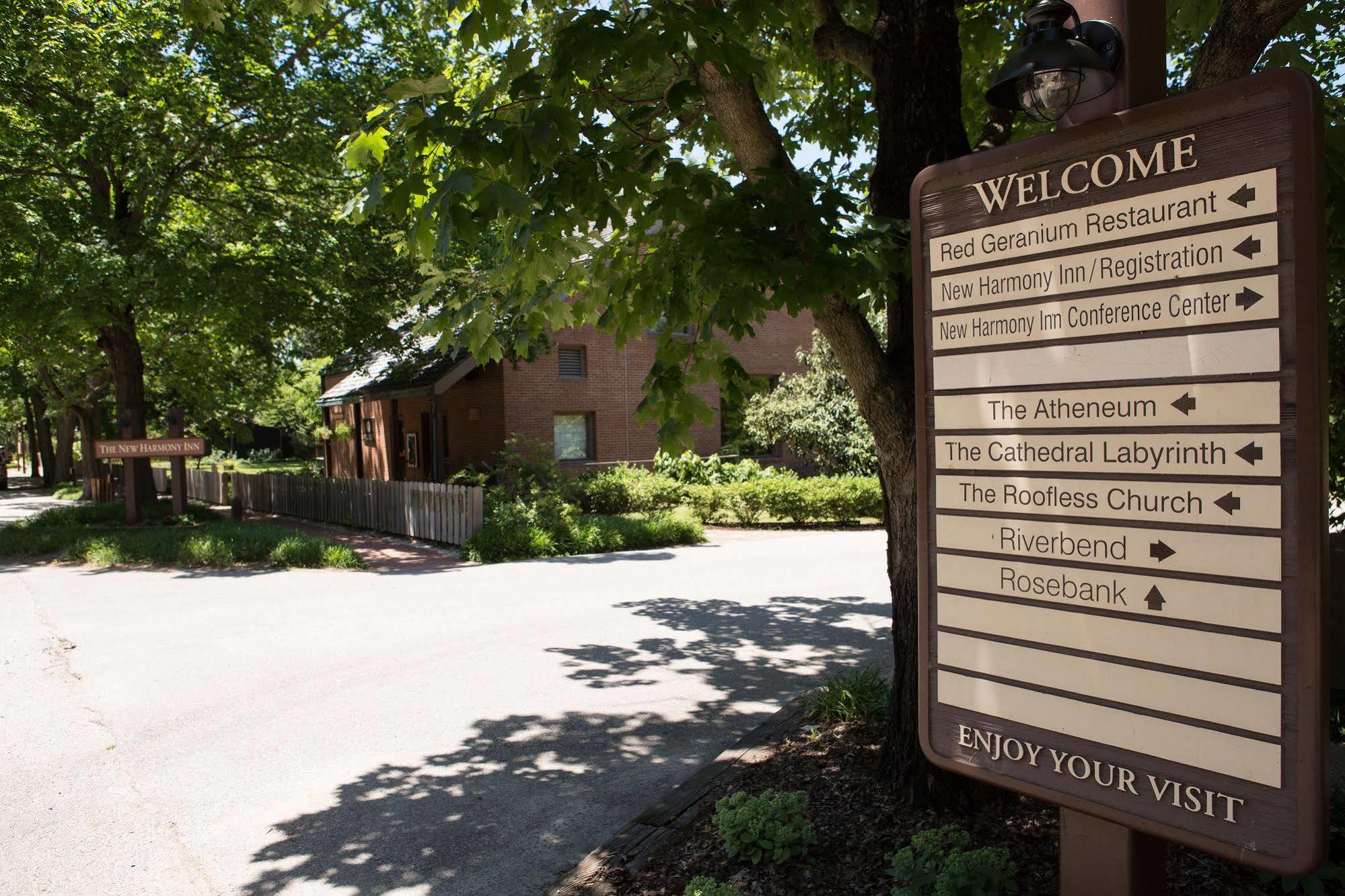 New Harmony Inn Resort And Conference Center Exterior photo