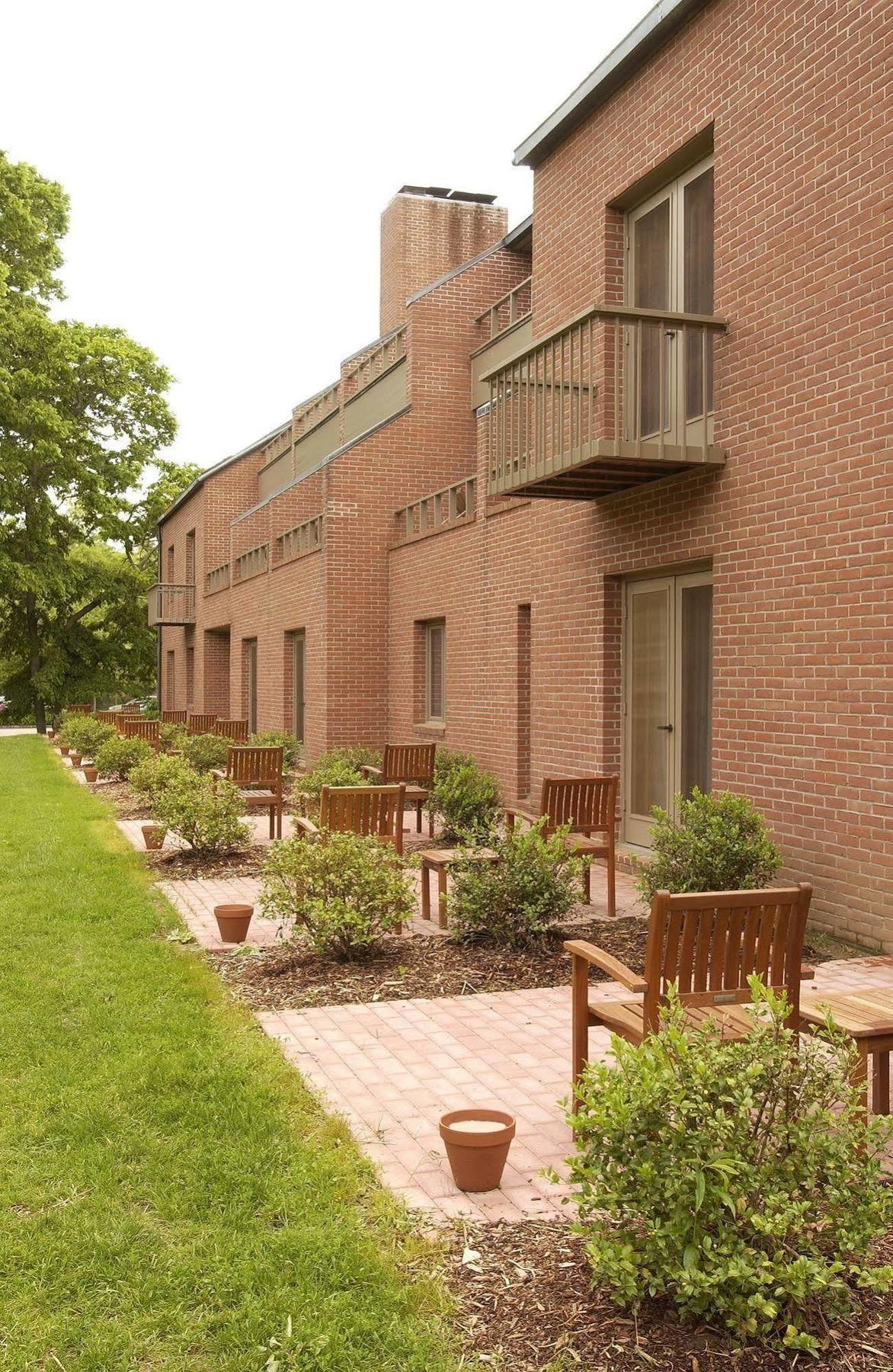 New Harmony Inn Resort And Conference Center Exterior photo